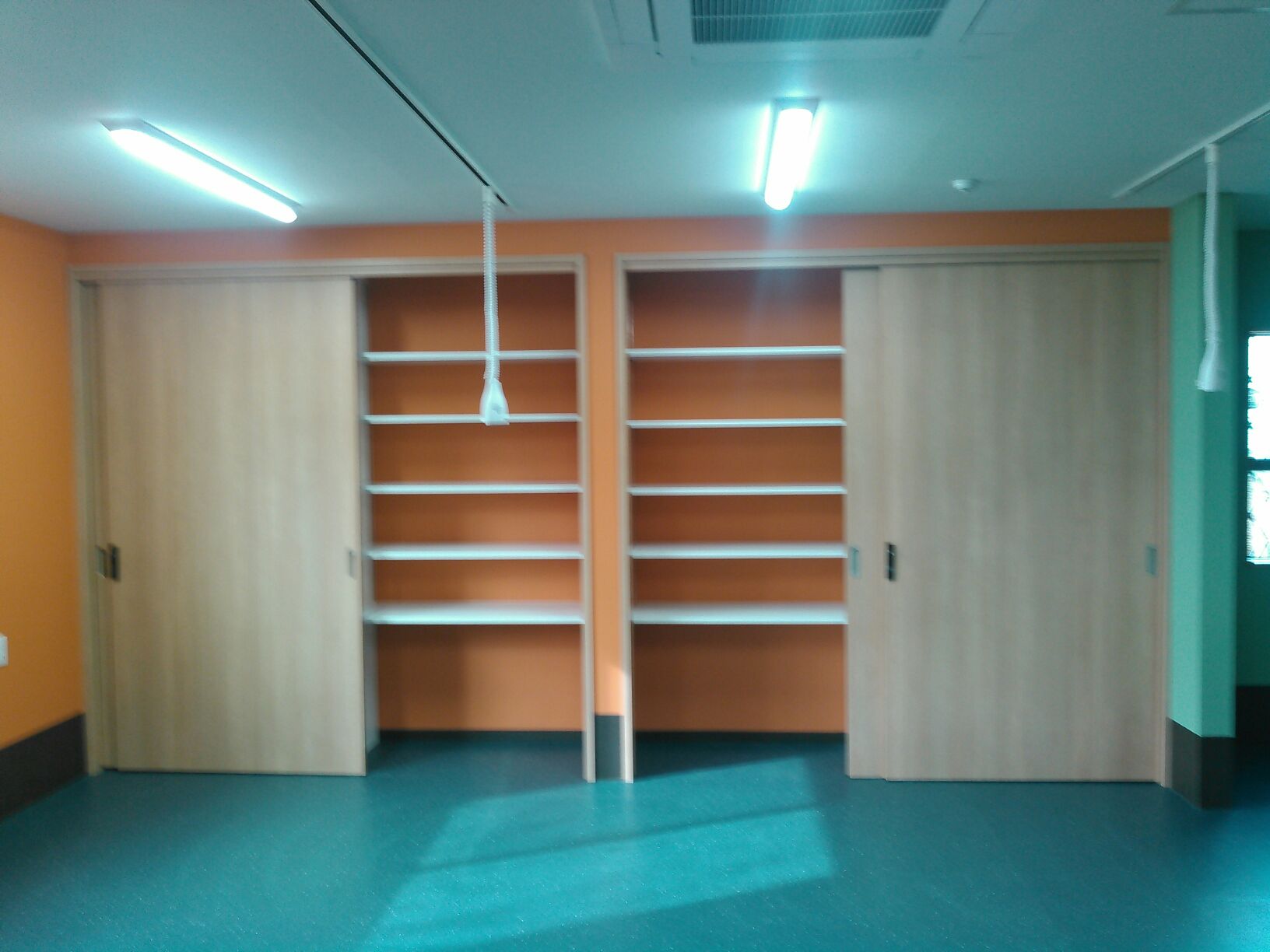 障害者の就労支援施設の部屋と収納