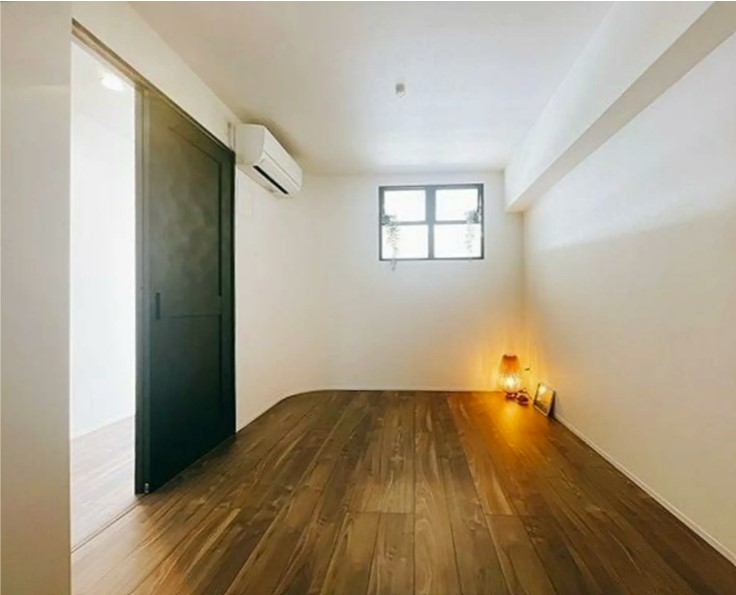 リノベーション後の洋室5畳1